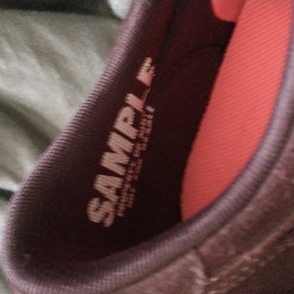 Nike Samples - Picture 3 of 6